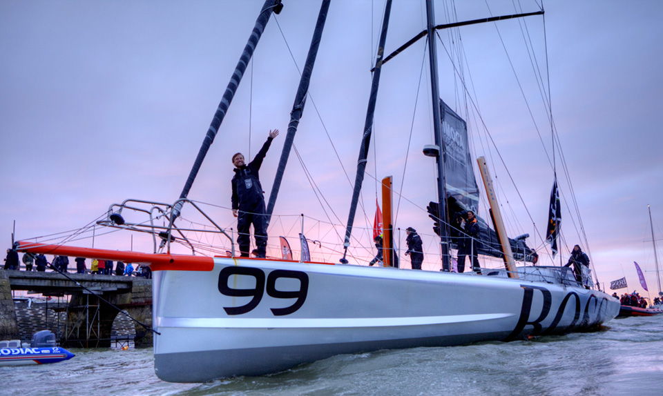 By finishing his single-handed, non-stop round-the-world race without assistance on Wednesday morning in 80 days, 19 hours, 23 minutes and 43 seconds, Alex Thomson (HUGO BOSS) has become the fastest British sailor on that route.